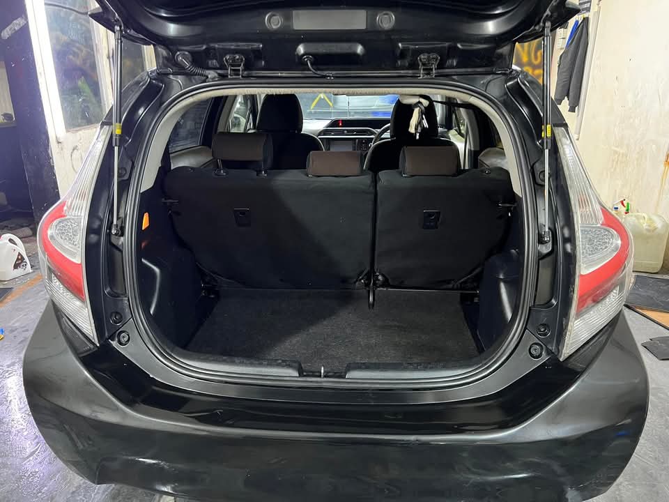 Toyota Aqua hybrid 2012/16