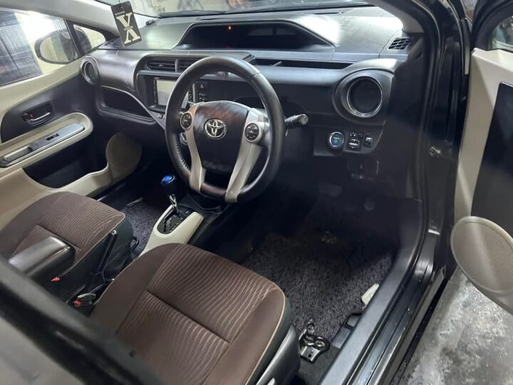 Toyota Aqua hybrid 2012/16