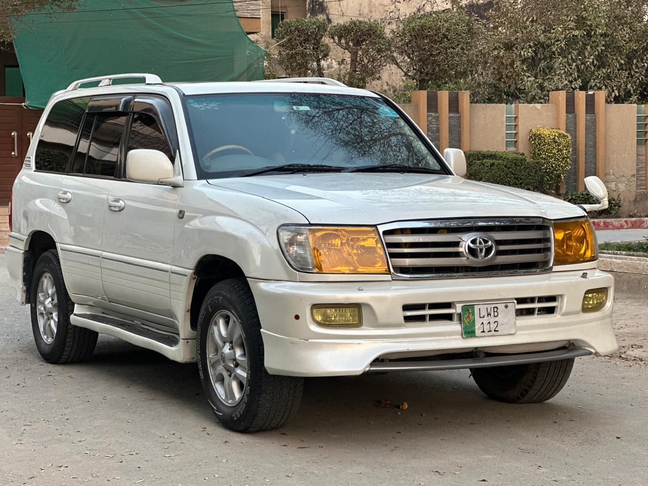 Toyota Land Cruiser Cygnus 2000