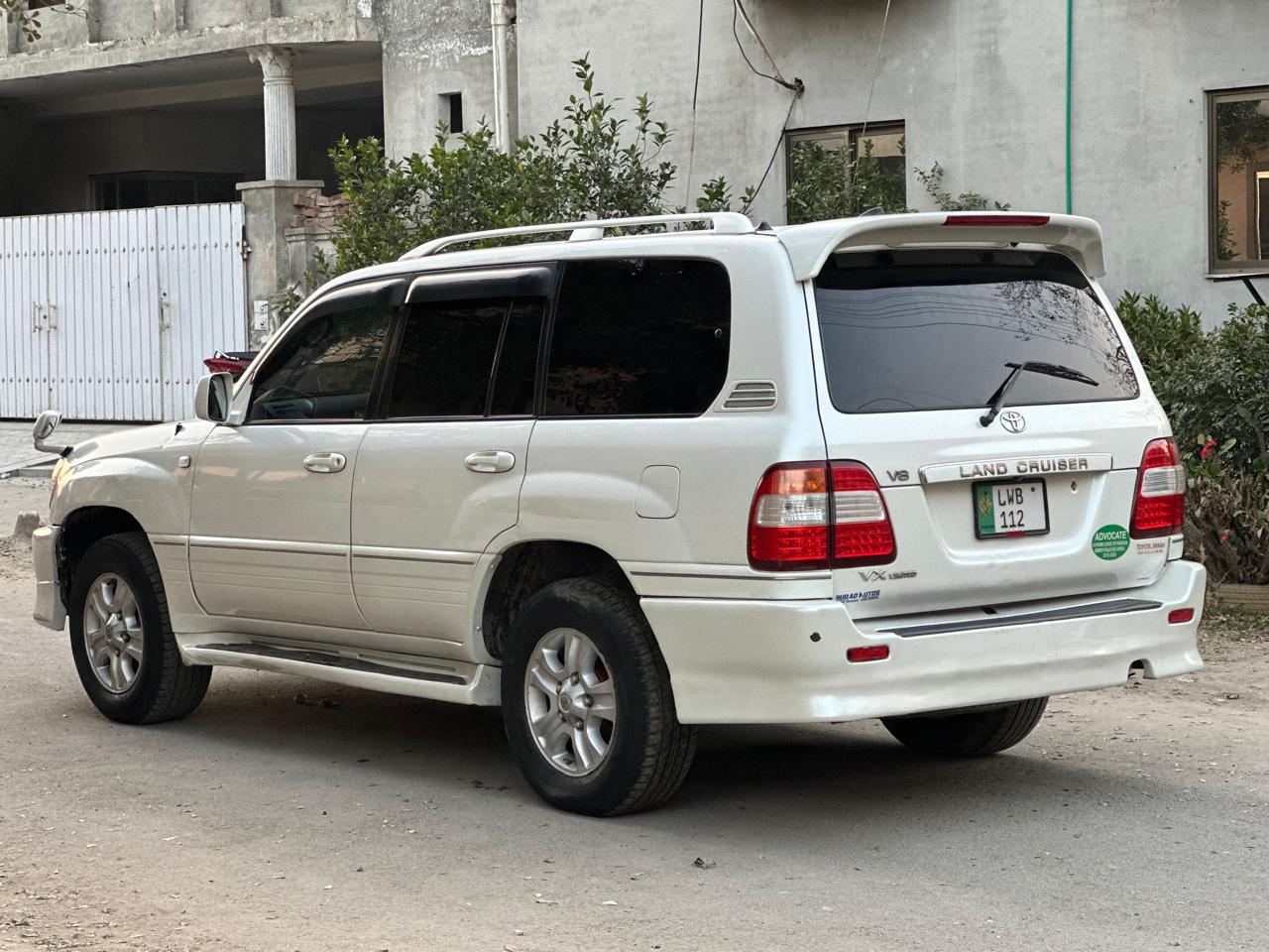 Toyota Land Cruiser Cygnus 2000