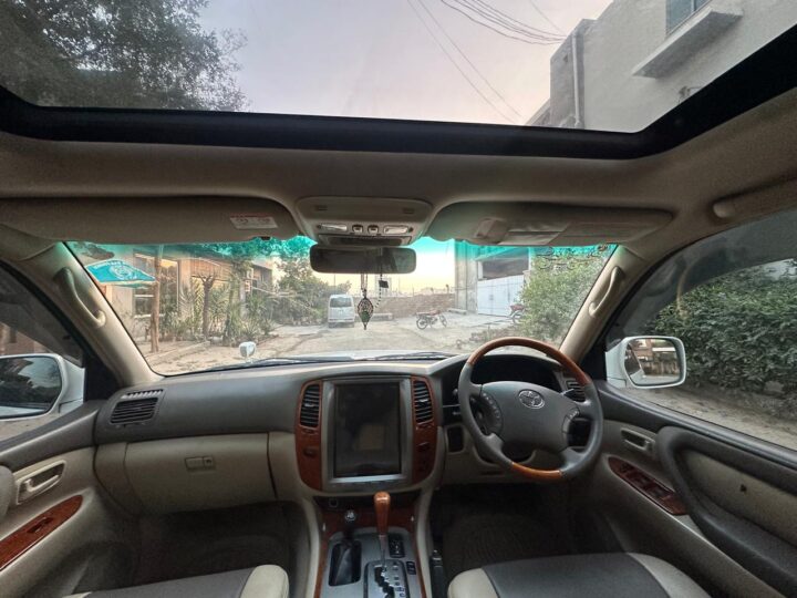 Toyota Land Cruiser Cygnus 2000