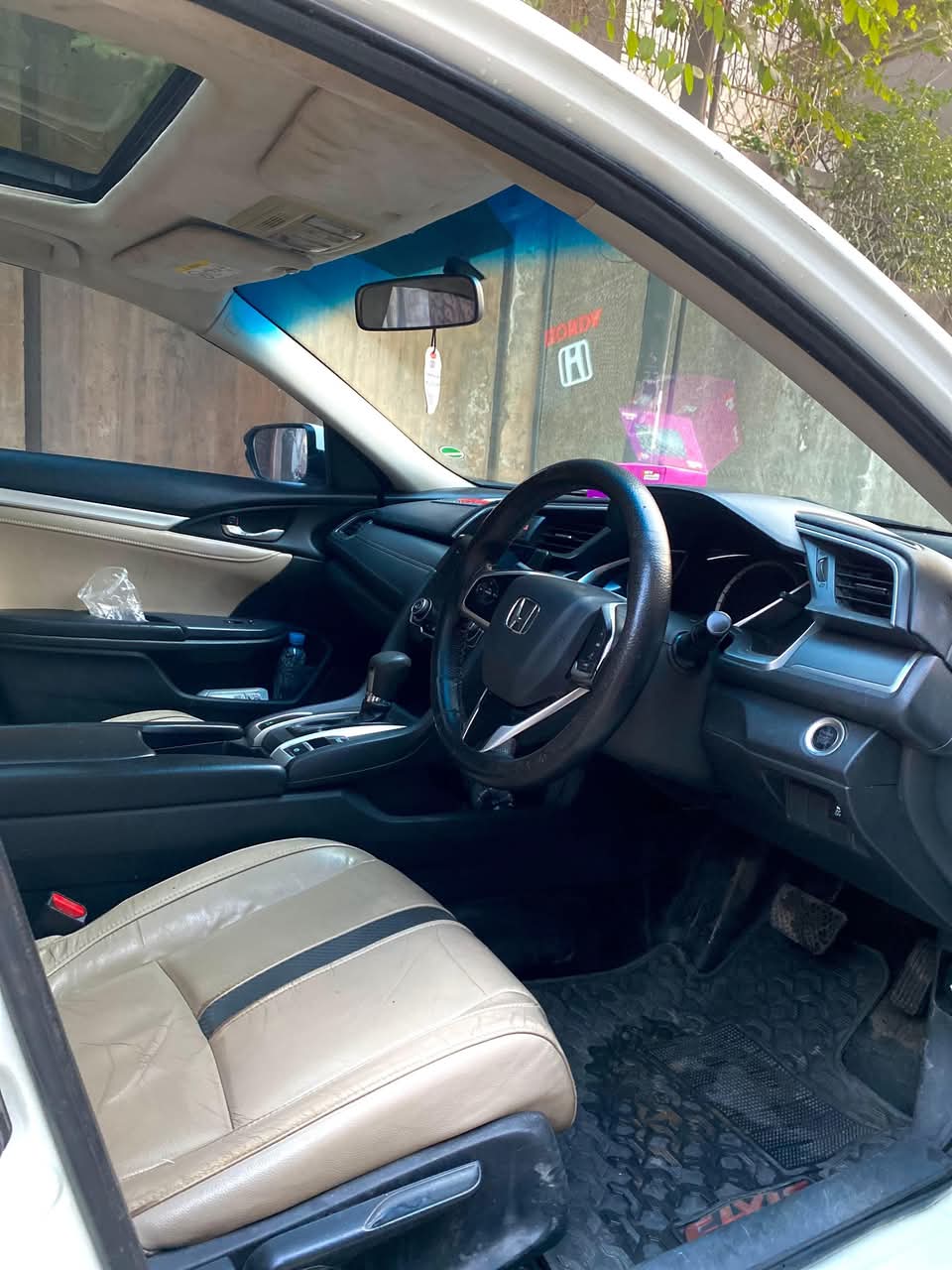 Honda civic X ug 2016