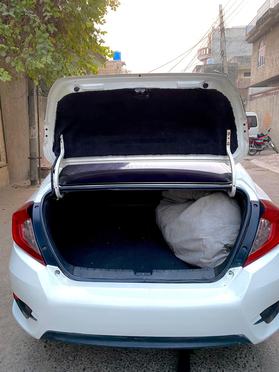 Honda civic X ug 2016