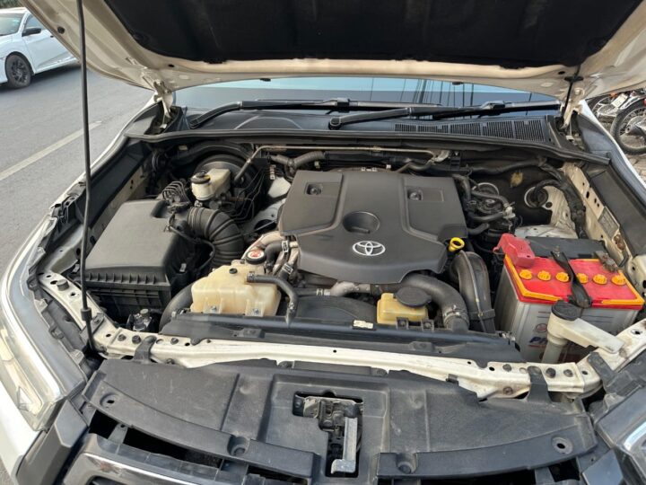 Toyota Revo V 2018
