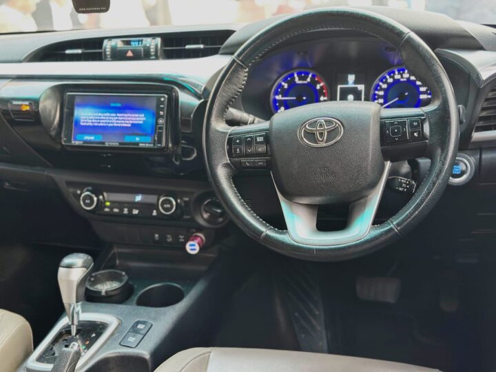 Toyota Revo V 2018
