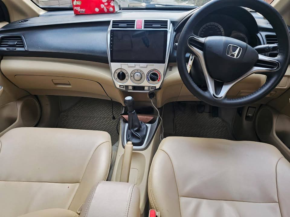 • Honda City 1.3 i-VTEC • Model 2020