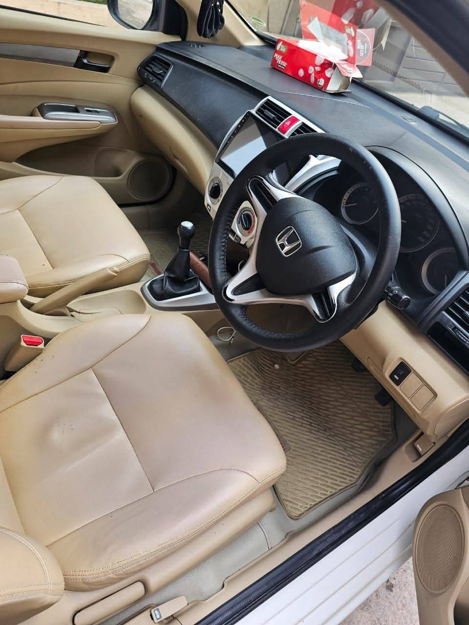 • Honda City 1.3 i-VTEC • Model 2020