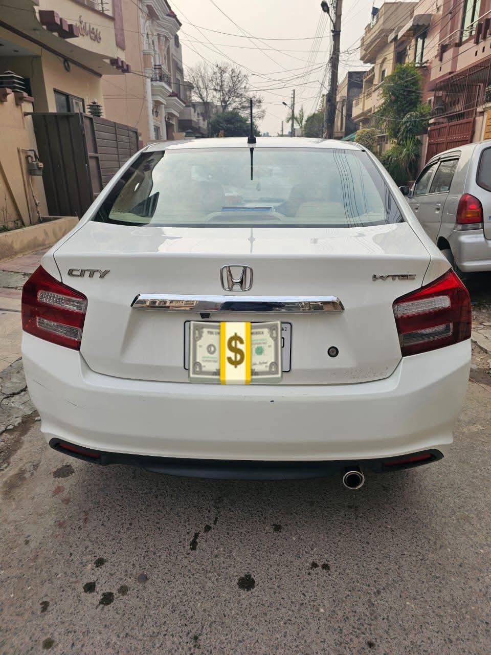 • Honda City 1.3 i-VTEC • Model 2020