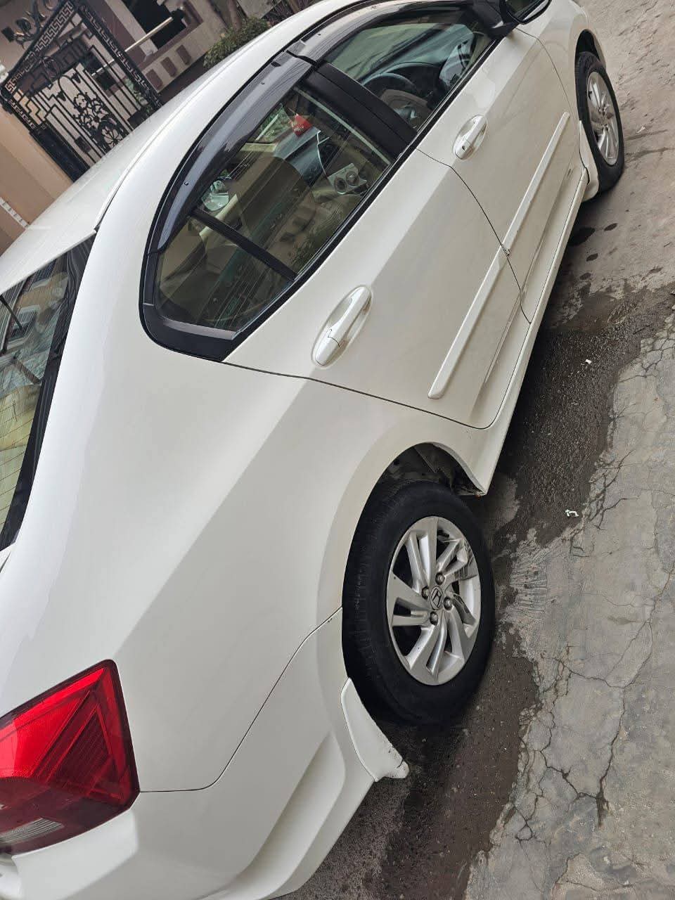 • Honda City 1.3 i-VTEC • Model 2020