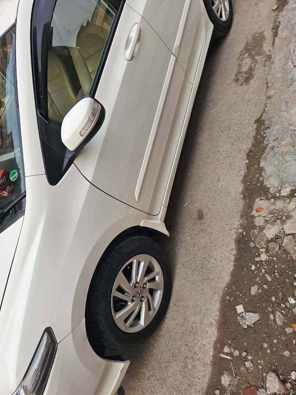 • Honda City 1.3 i-VTEC • Model 2020