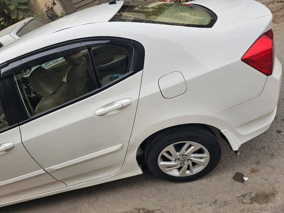 • Honda City 1.3 i-VTEC • Model 2020