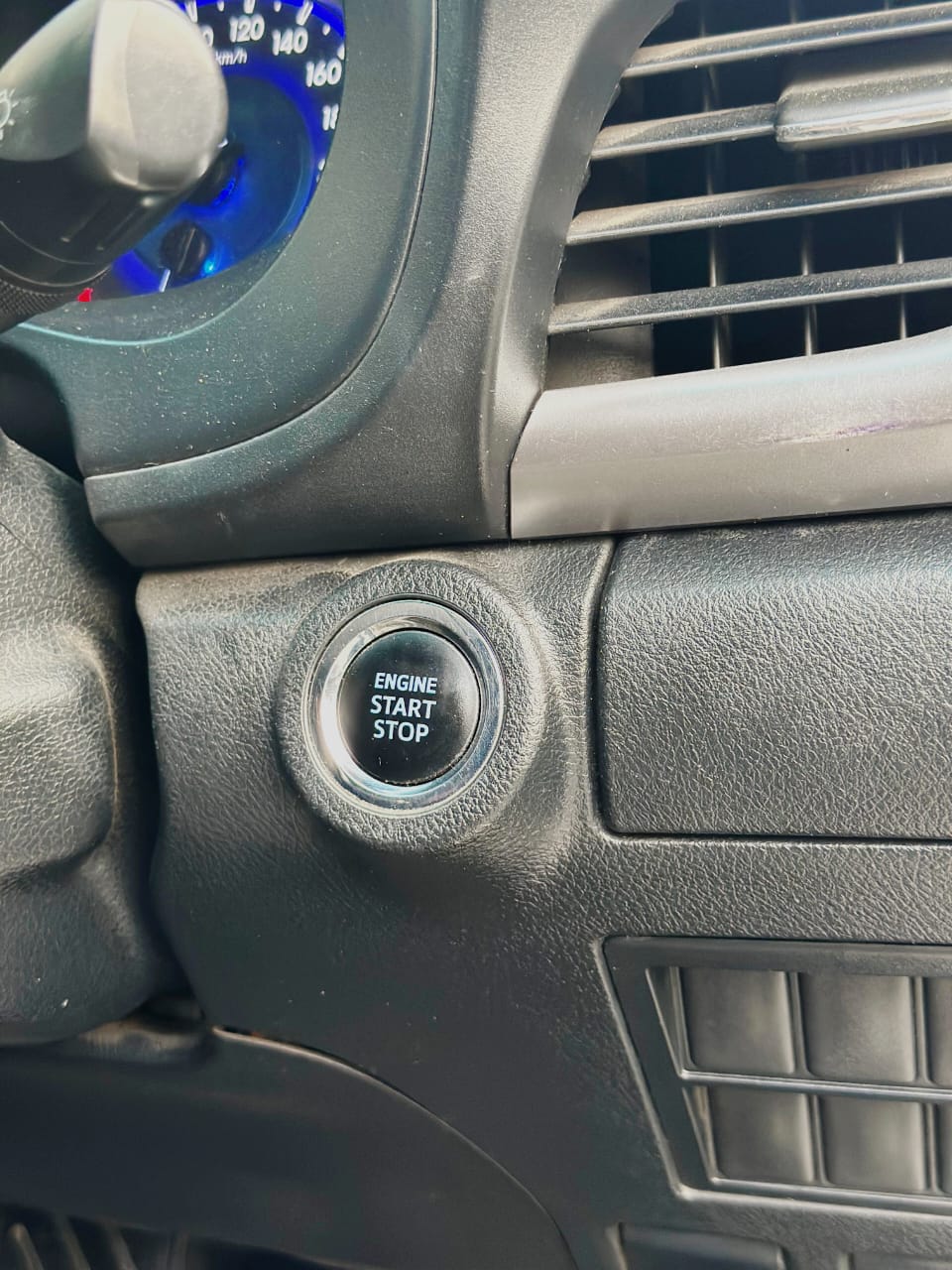 Toyota Revo V 2018