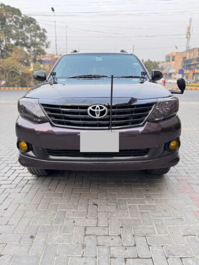 Toyota Fortuner 2.7 V 2013