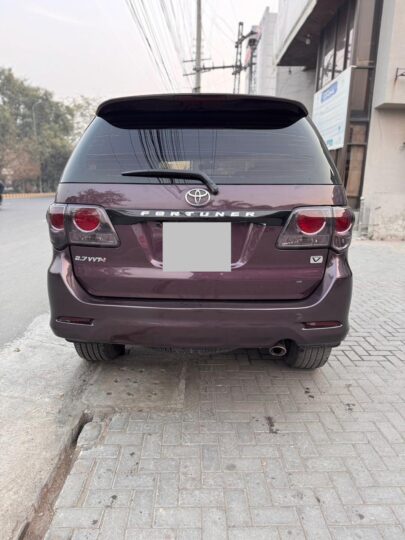 Toyota Fortuner 2.7 V 2013