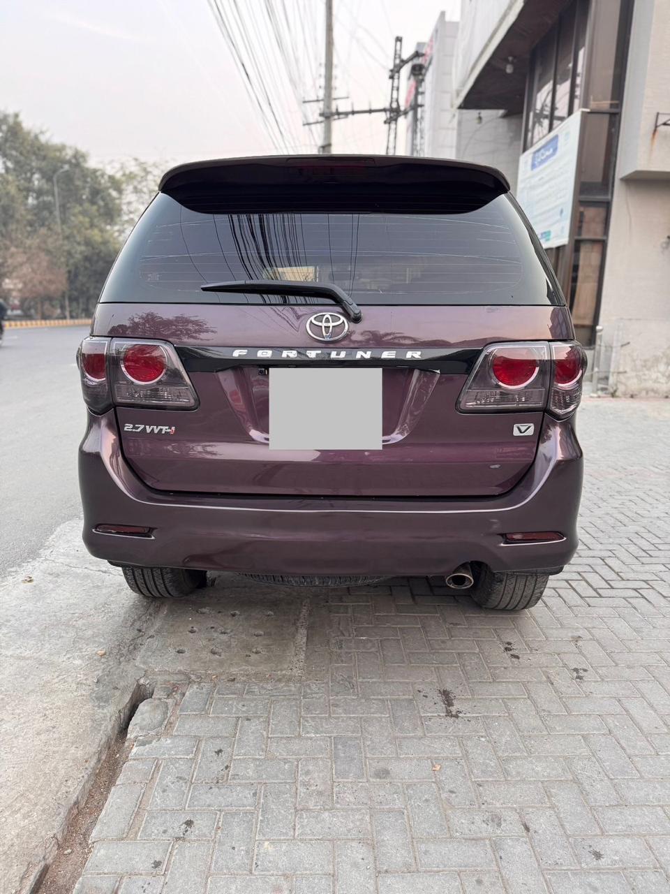 Toyota Fortuner 2.7 V 2013