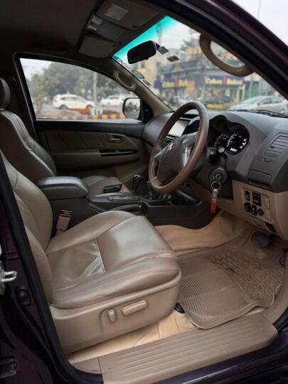 Toyota Fortuner 2.7 V 2013
