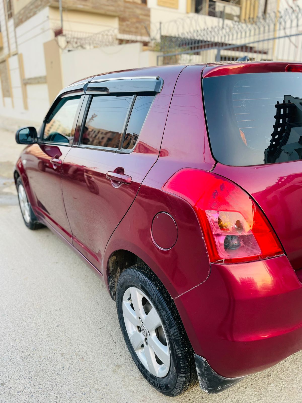 Suzuki Swift DLX 2013