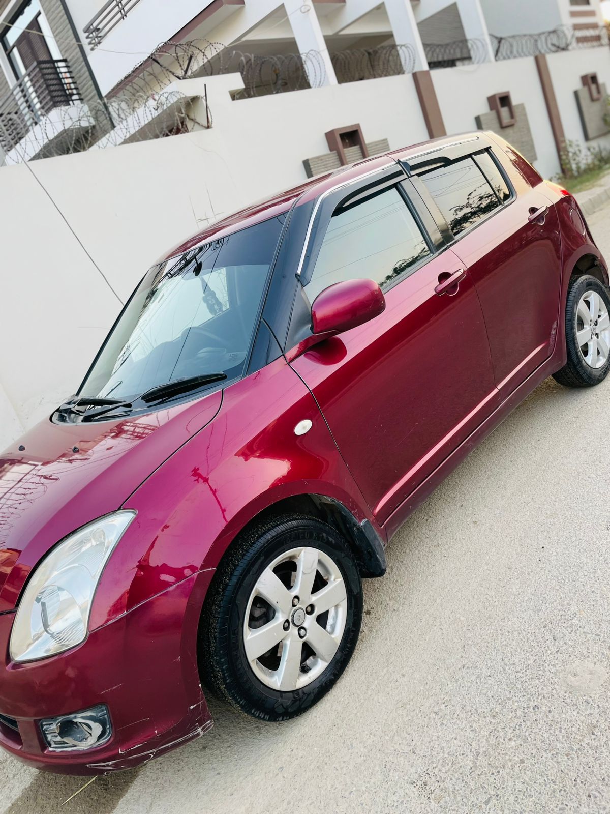 Suzuki Swift DLX 2013