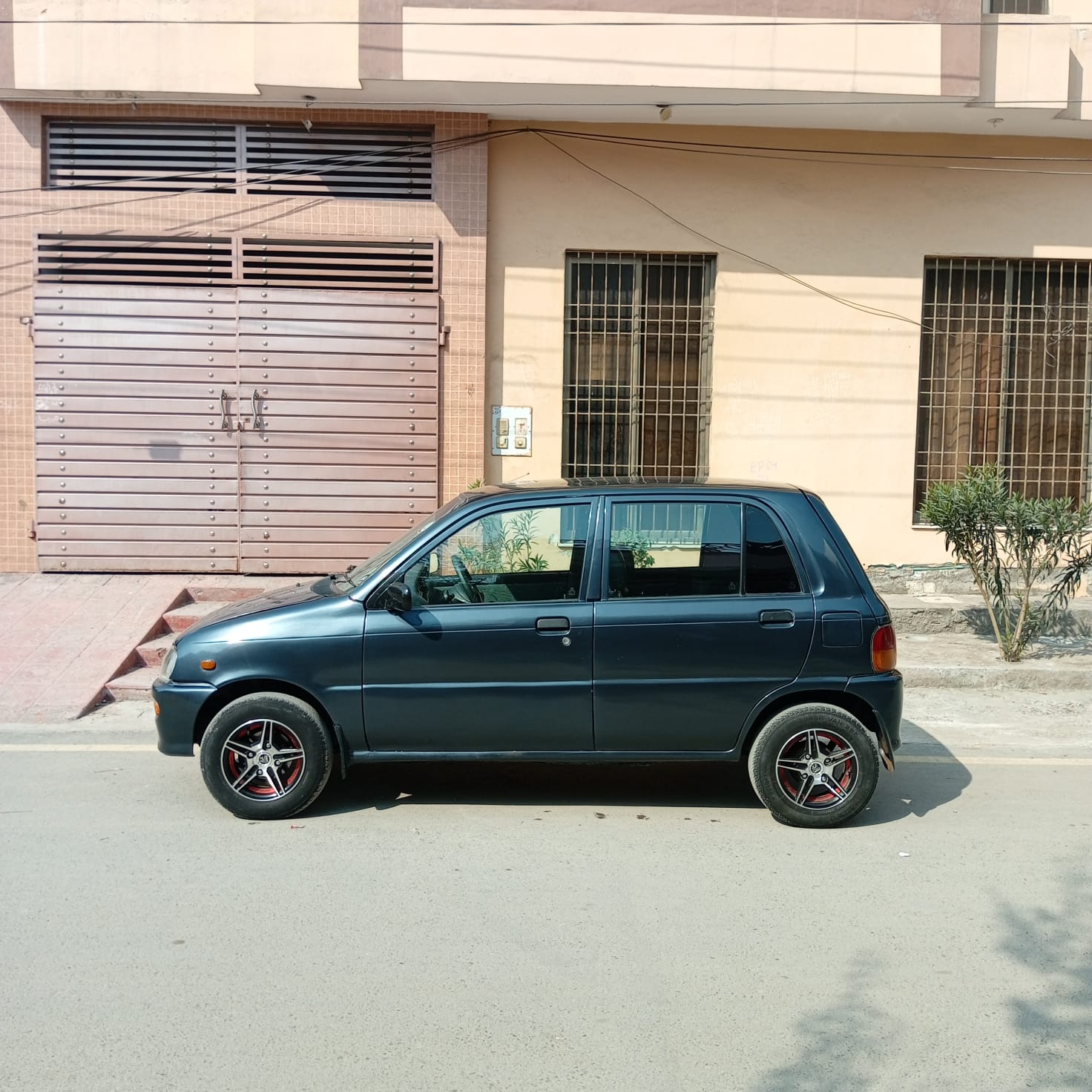 Daihatsu Coure CX auto 2005