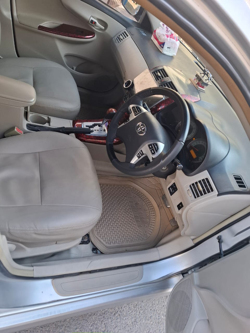 Toyota altis sunroof 2011