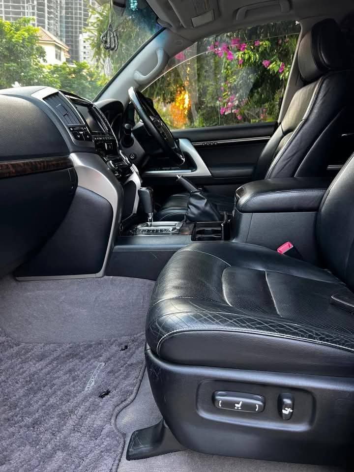 Toyota Land Cruiser ZX 2012