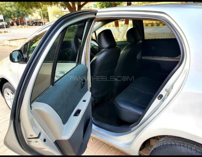 Toyota Vitz 2007