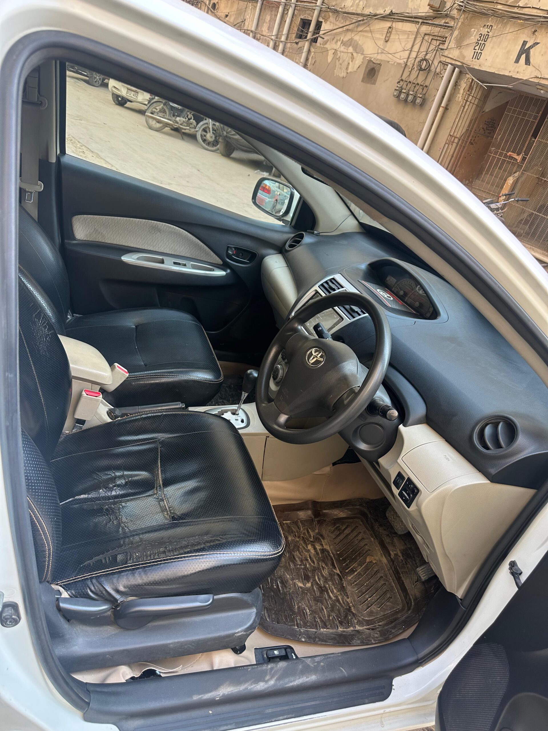 Toyota Belta auto 2007