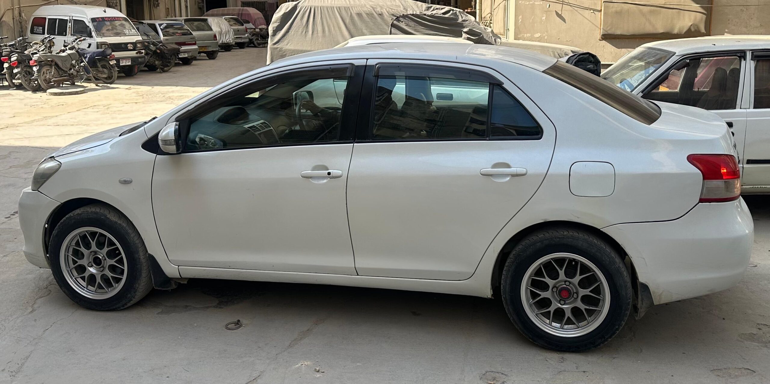 Toyota Belta auto 2007