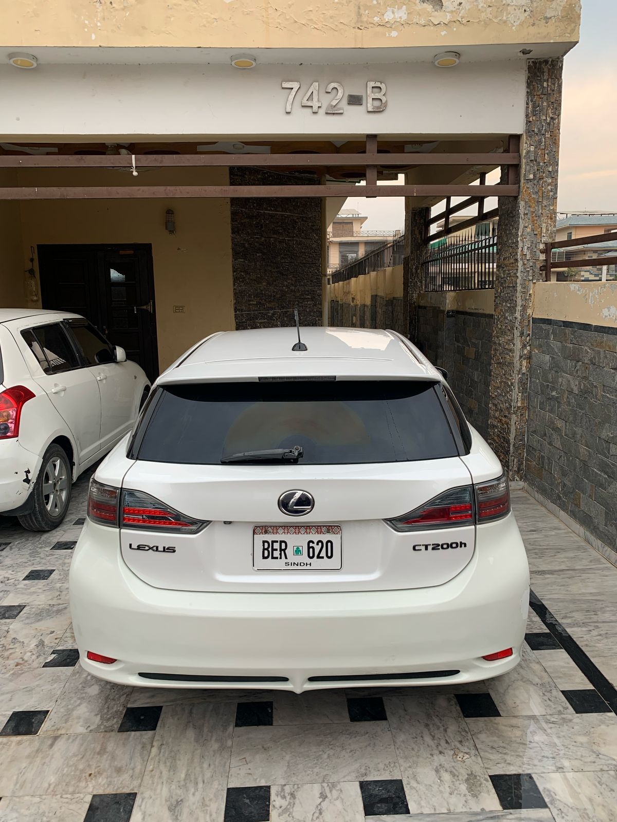 Lexus CT 200h Model 2011