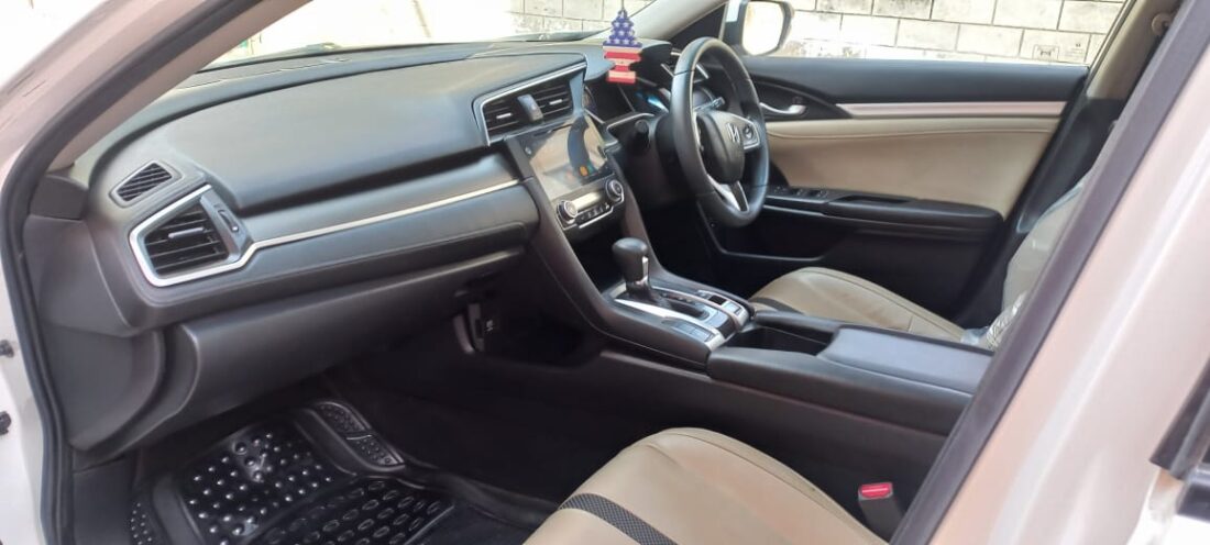 Honda civic X ug 2021
