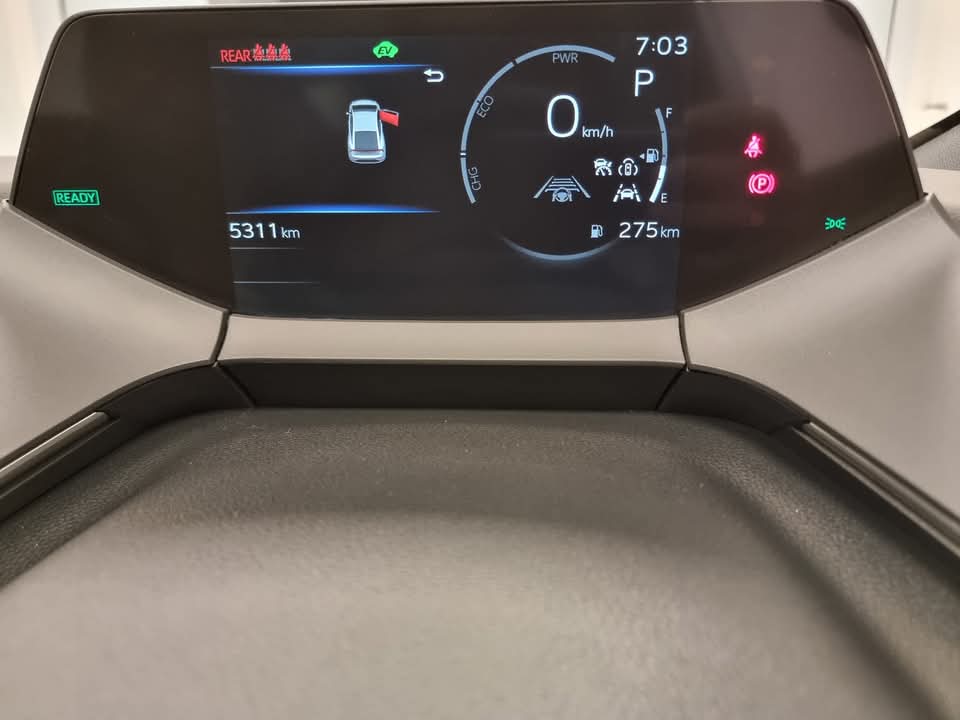 Toyota prius hybrid 1.8 X 2024