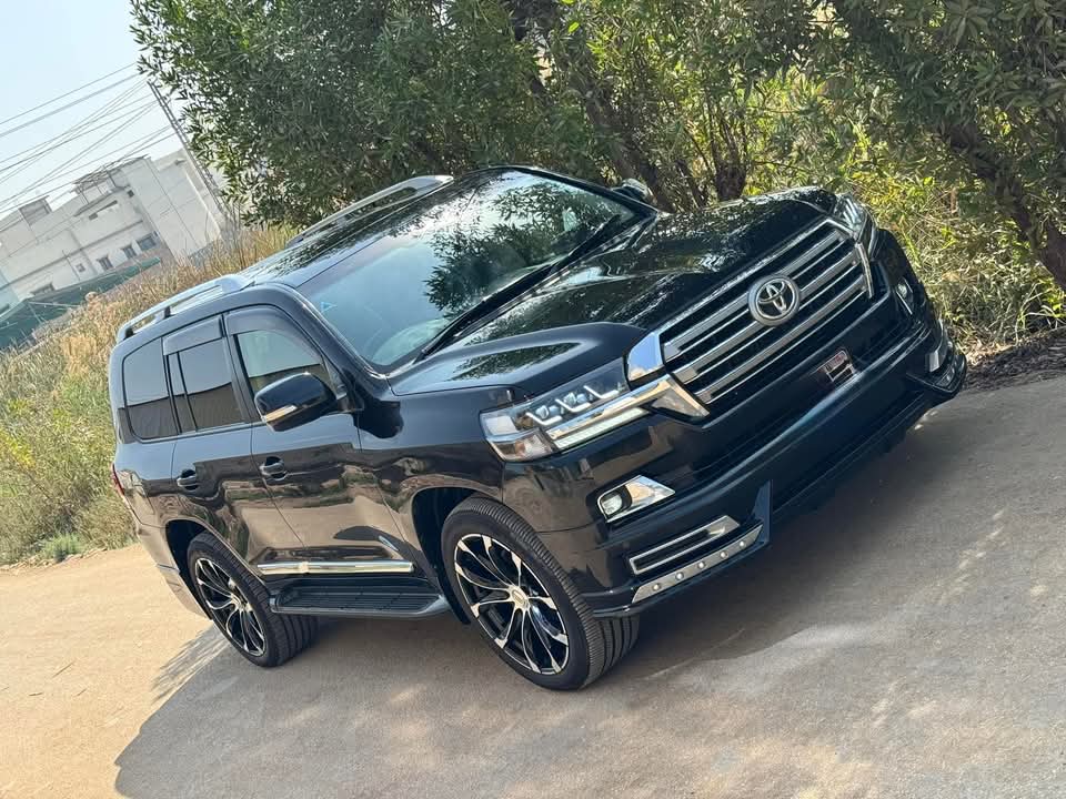 Toyota Land cruiser AXG 2013
