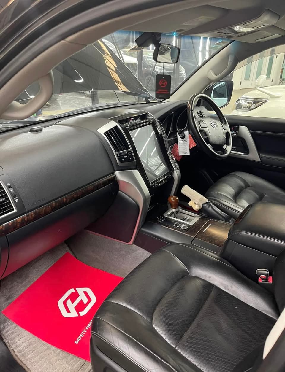 Toyota Land cruiser AXG 2013