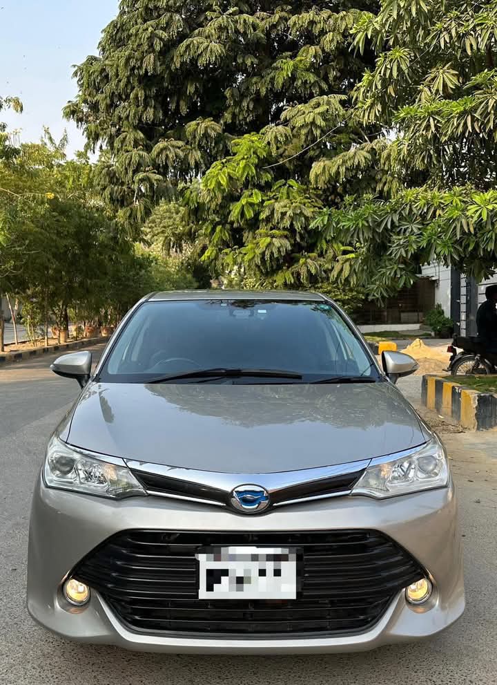 TOYOTA COROLLA AXIO G HYBRID 2015/18