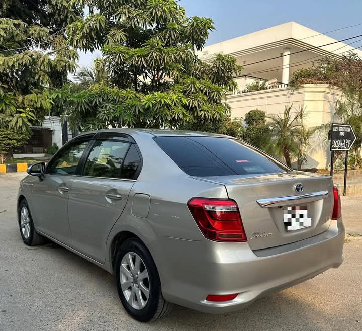 TOYOTA COROLLA AXIO G HYBRID 2015/18