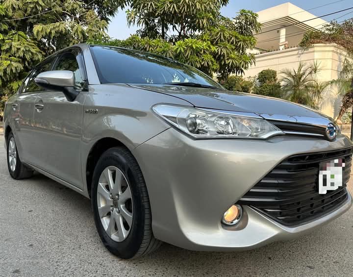 TOYOTA COROLLA AXIO G HYBRID 2015/18