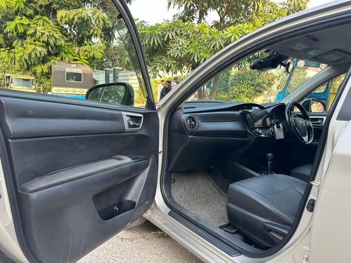 TOYOTA COROLLA AXIO G HYBRID 2015/18