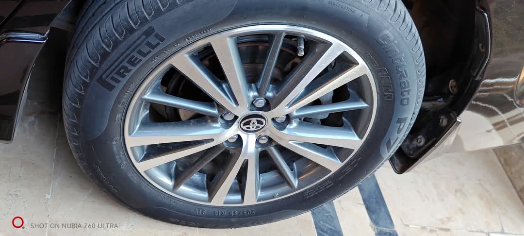 Toyota Corolla Altis Grande CVT-i 1.8(2018)