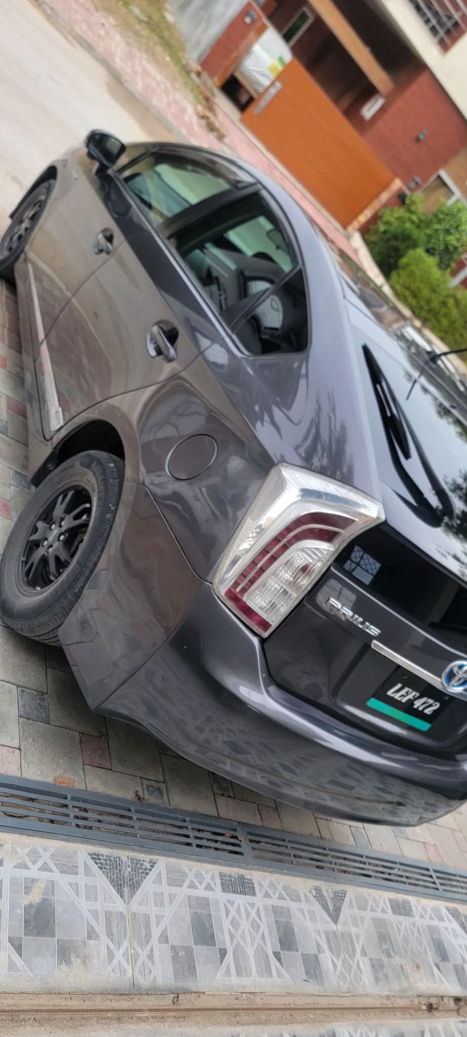 TOYOTA PRIUS G grade (2011)