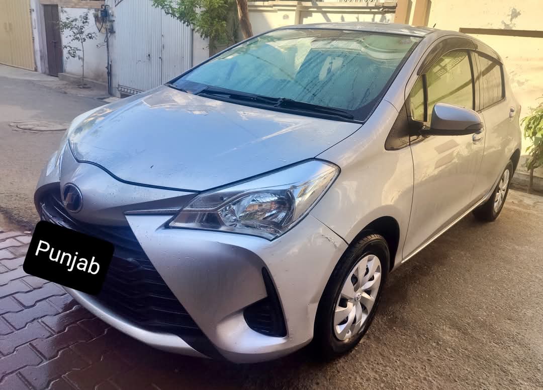 TOYOTA VITZ(2017)