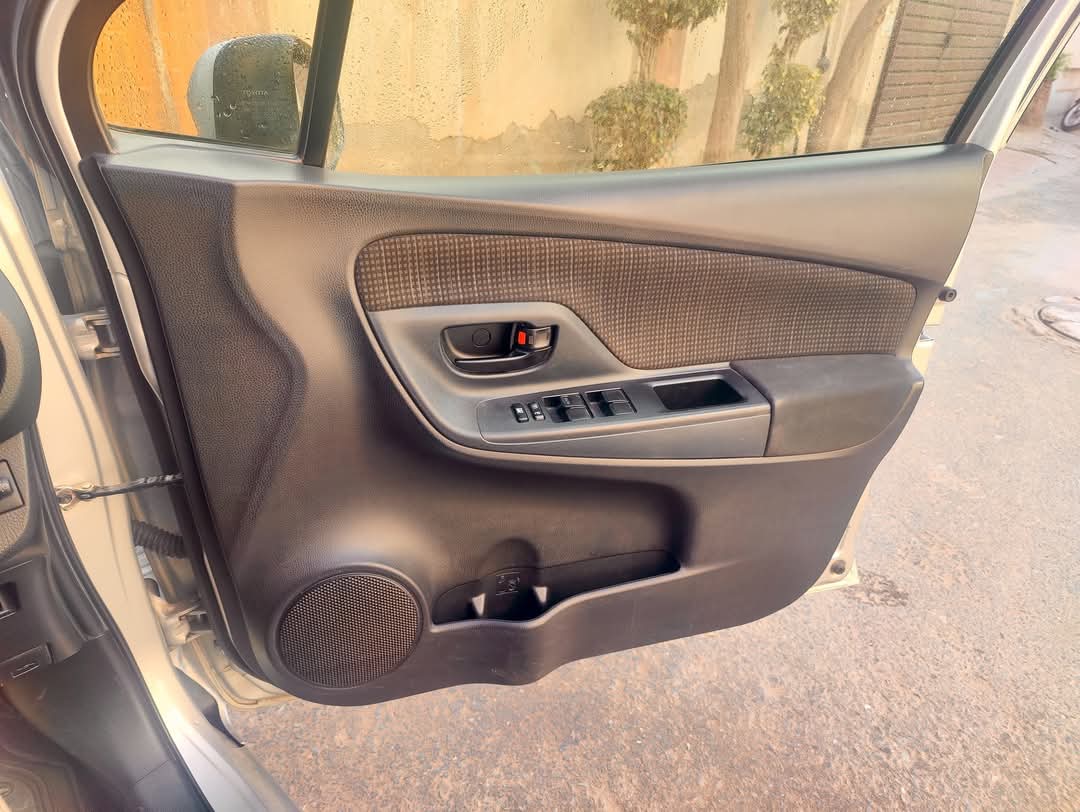 TOYOTA VITZ(2017)