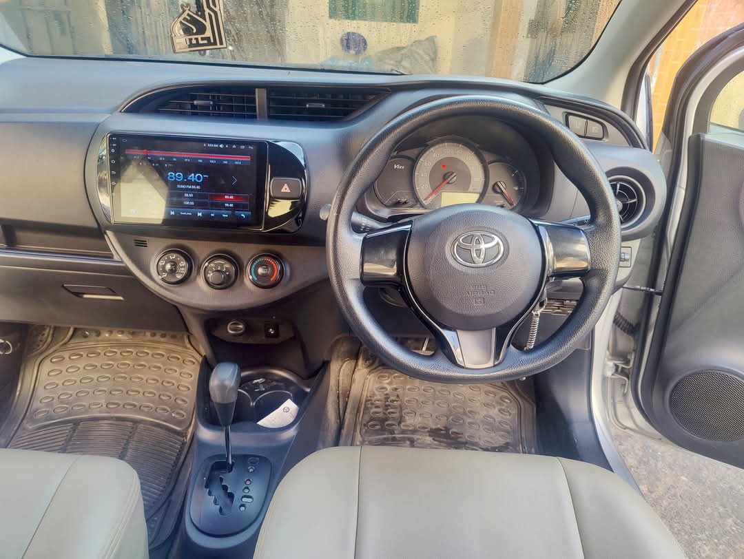 TOYOTA VITZ(2017)