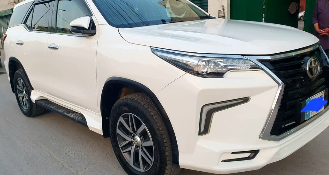 TOYOTA FORTUNER V 2.7(2019)