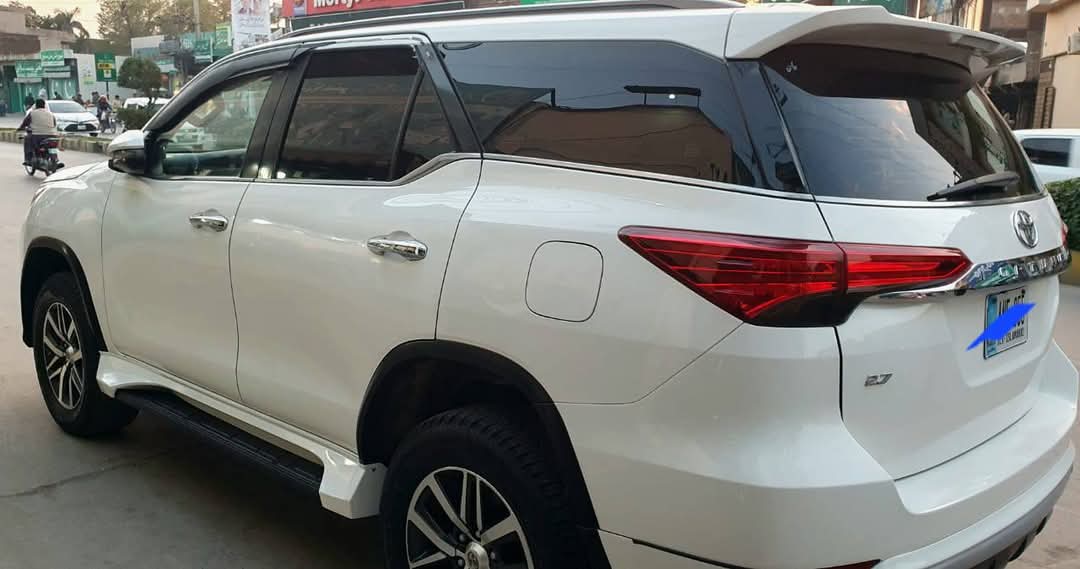 TOYOTA FORTUNER V 2.7(2019)