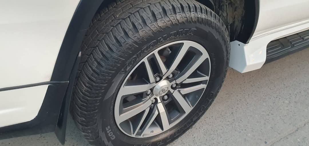 TOYOTA FORTUNER V 2.7(2019)