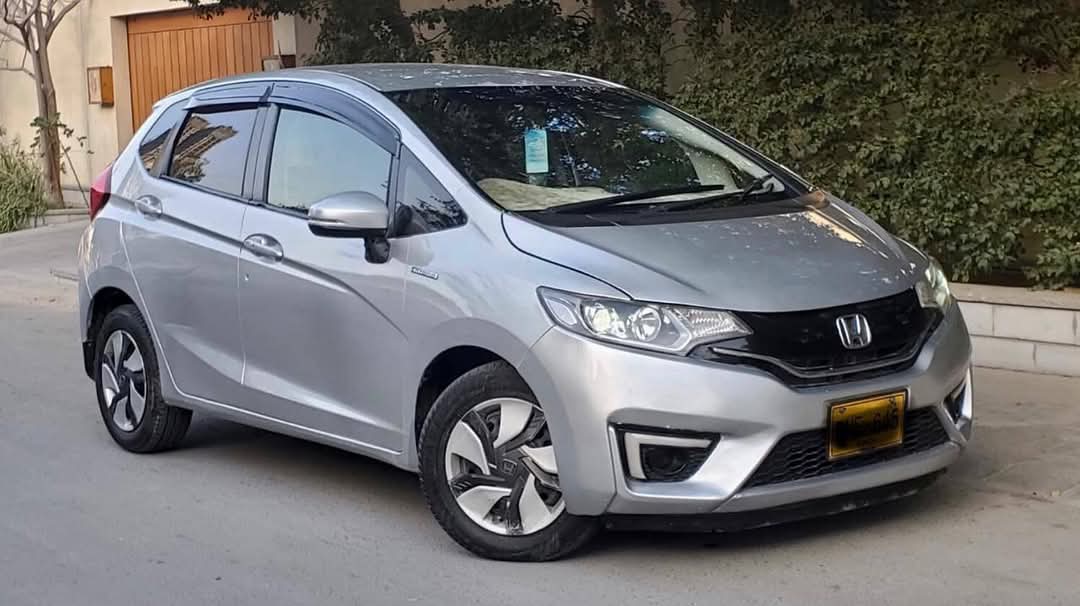 Honda Fit 1.5 Hybrid (2015)