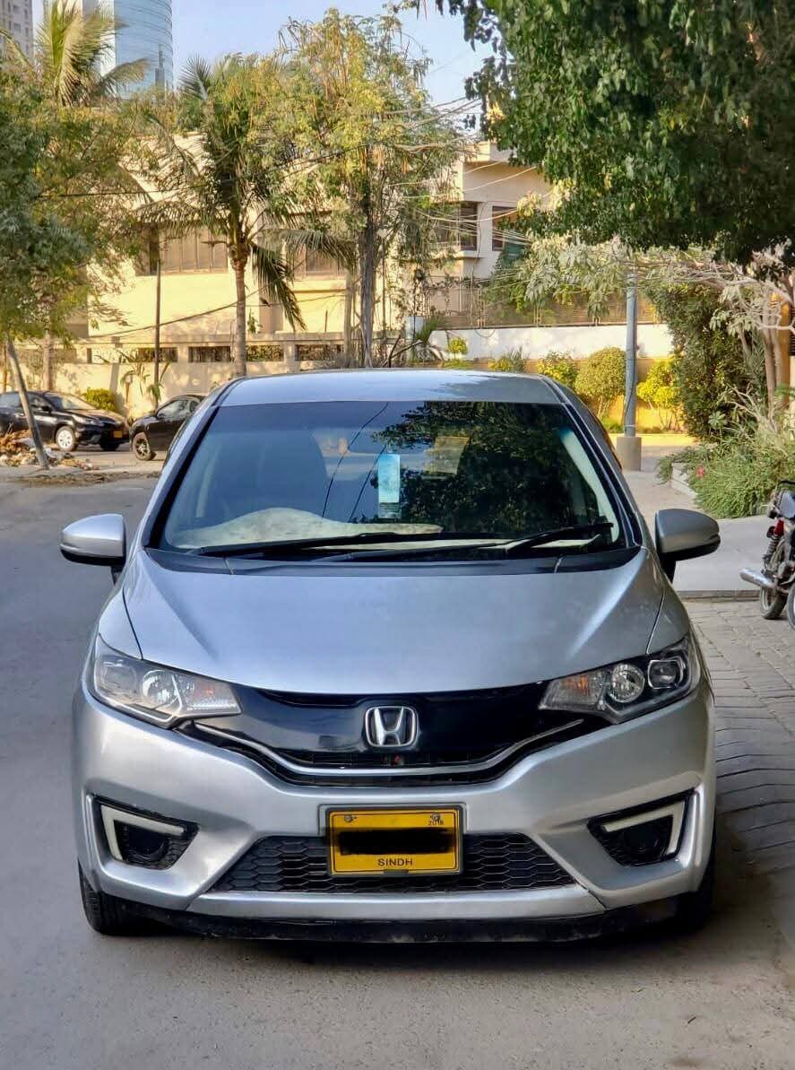 Honda Fit 1.5 Hybrid (2015)