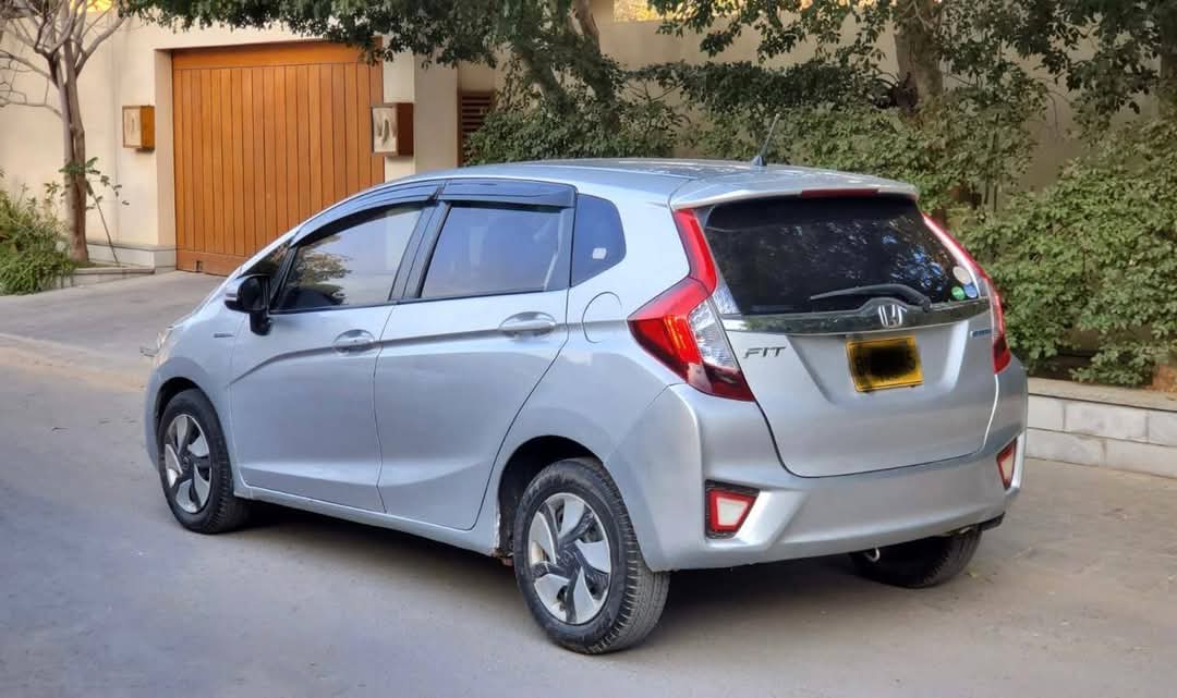 Honda Fit 1.5 Hybrid (2015)