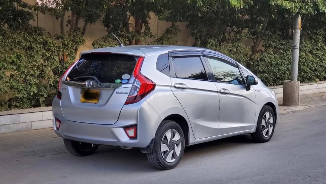Honda Fit 1.5 Hybrid (2015)