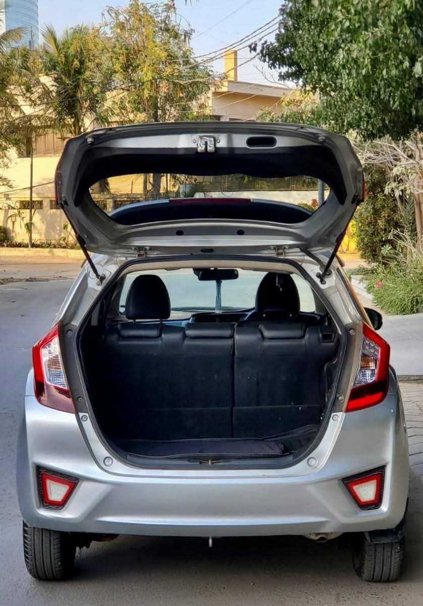 Honda Fit 1.5 Hybrid (2015)